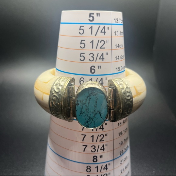 Vintage Water Buffalo Bone
Turquoise Gemstone Silver Tone
Hinged Bracelet - Picture 7 of 9